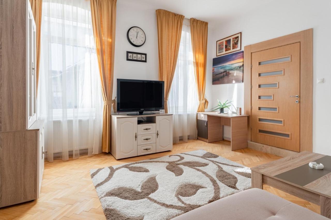 Brasov Centrul Vechi - 67Sqm - 2Min To Counsel Square Apartment Exterior photo