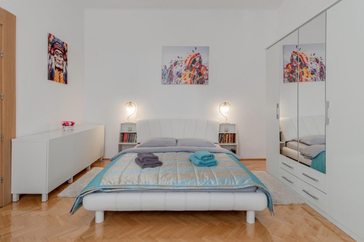 Brasov Centrul Vechi - 67Sqm - 2Min To Counsel Square Apartment Exterior photo