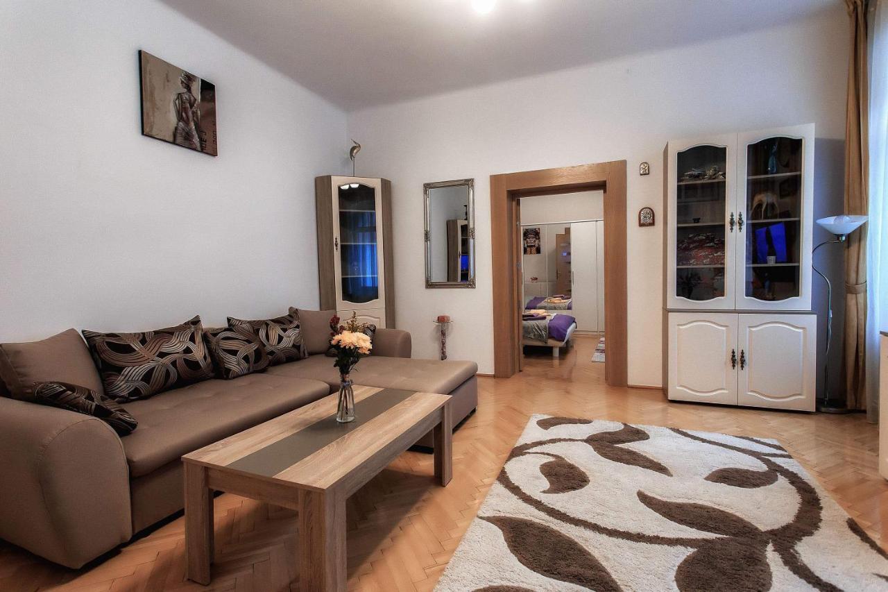 Brasov Centrul Vechi - 67Sqm - 2Min To Counsel Square Apartment Exterior photo